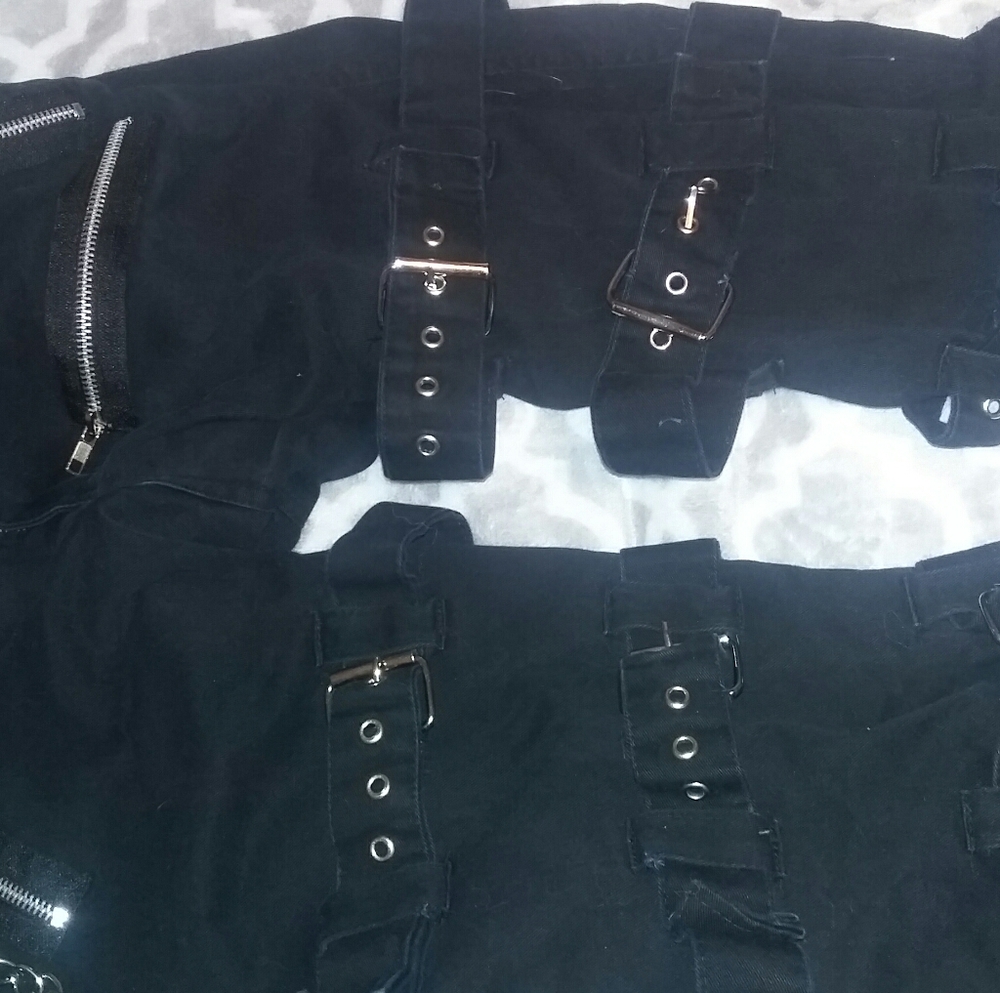 Dead Threads pants SIZE: M Colour:Black